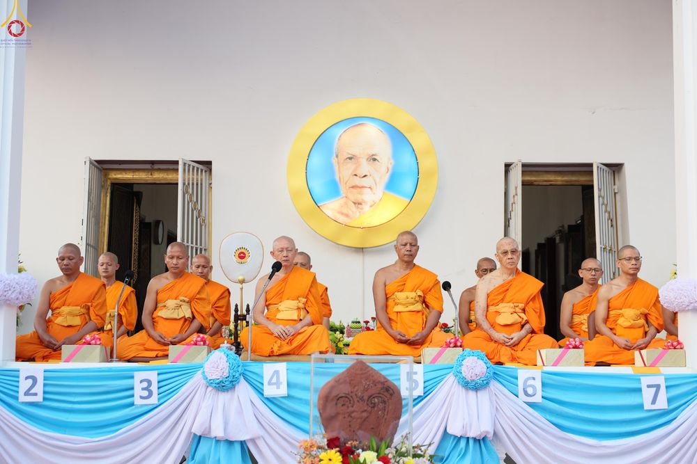 ภาพ No.297524:วันที่ 18 มกราคม พ.ศ. 2569 พิธีตักบาตรพระธรรมยาตรา ณ วัดโบสถ์บน ต.บางคูเวียง จ.นนทบุรี อนุสรณ์สถานลำดับที่ 4 สถานที่เกิดด้วยกายธรรม ในโครงการธรรมยาตรา กตัญญูบูชา มหาปูชนียาจารย์ พระมงคลเทพมุนี(สด จนฺทสโร) พระผู้ปราบมาร อนุสรณ์สถาน 7 แห่ง ปีที่ 14