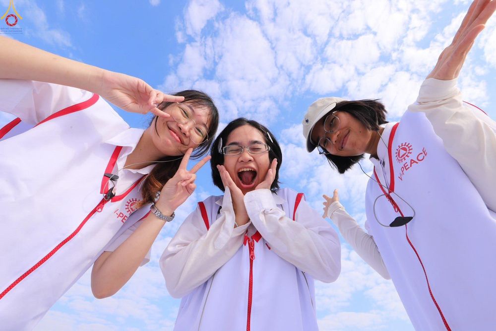 ภาพ No.306745:ภาพเบื้องหลังอาสาสมัครรวมใจ ชุดที่ 5 ในโครงการธรรมยาตรา กตัญญูบูชา มหาปูชนียาจารย์ พระมงคลเทพมุนี(สด จนฺทสโร) พระผู้ปราบมาร อนุสรณ์สถาน 7 แห่ง ปีที่ 14