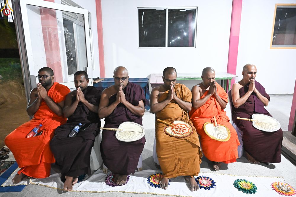 ภาพ No.278888:วันที่ 1 พฤศจิกายน  2568 กฐินสมทบวัดต่างประเทศ โดยคณะศิษยานุศิษย์ บูชาธรรม 81 ปี หลวงพ่อธัมมชโย กฐินช้างศรีลังกา  ณ วัดสุวรรณวิหาร เขตอาวิซาเวรี ประเทศศรีลังกา