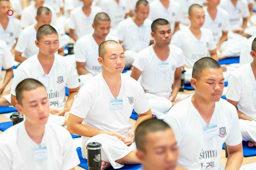 ภาพ No.341509:วันที่ 26 กรกฎาคม พ.ศ. 2569 โครงการพัฒนาคุณธรรม จริยธรรม สำหรับนักเรียนนายสิบตำรวจ (นสต.) รุ่นที่ 17 ศูนย์ฝึกอบรมตำรวจภูธรภาค 1 ได้จัดกิจกรรม  จุดเทียนรวมใจและปฏิบัติธรรมเจริญสมาธิภาวนา เพื่อน้อมอุทิศถวายเป็นพระราชกุศลฯ ณ ศูนย์ปฏิบัติธรรมเวิล์ดพีช วัลเล่