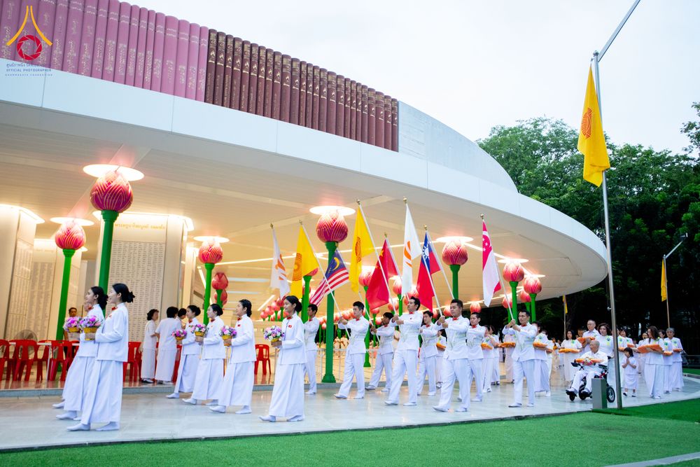 ภาพ No.286456:วันเสาร์ที่ 12 กรกฏาคม พ.ศ.2568 พิธีบรรพชาอุปสมบท  โครงการบรรพชาอุปสมบทหมู่ ธรรมทายาทนานาชาติ(ภาคภาษาจีน), โครงการบรรพชาสามเณร โรงเรียนนานาชาติ รุ่นที 14