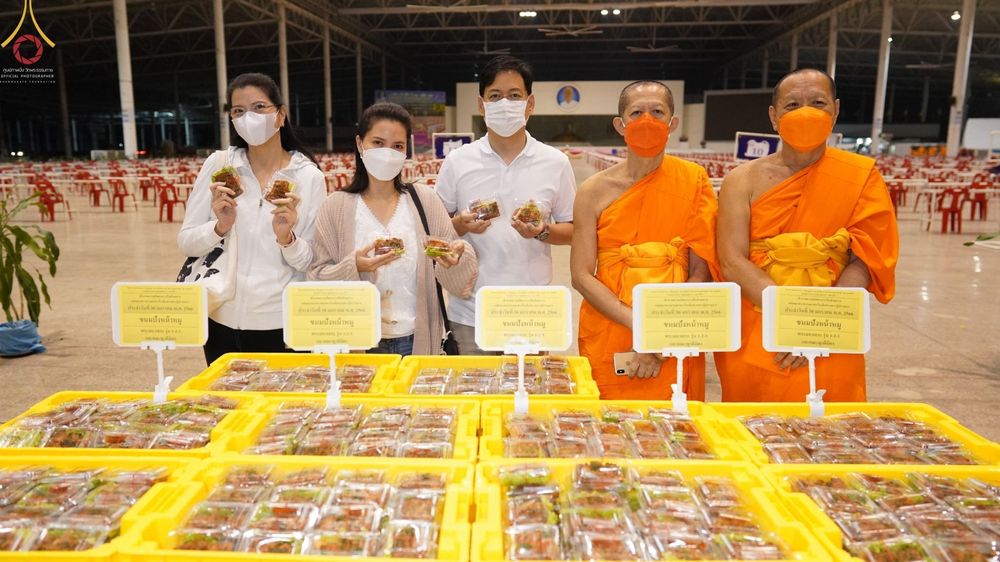 ภาพ No.74999:พิธีถวายภัตตาหารเป็นสังฆทาน แด่คณะพระธรรมยาตราฯ ในโครงการธรรมยาตรากตัญญูบูชา มหาปูชนียาจารย์ พระมงคลเทพมุนี(สด จนฺทสโร) พระผู้ปราบมาร อนุสรณ์สถาน 7 แห่ง ปีที่ 11 วันที่ 30 มกราคม พ.ศ. 2566