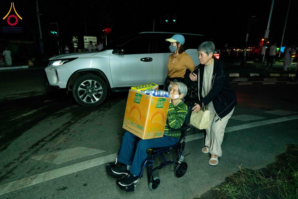 ภาพ No.285872:วันเสาร์ที่ 13 ธันวาคม พ.ศ.2568 พิธีตักบาตรพระภิกษุสามเณร 1,000 รูป ณ บริเวณหน้าอุทยานแห่งชาติเขาใหญ่ อำเภอปากช่อง จ.นครราชสีมา