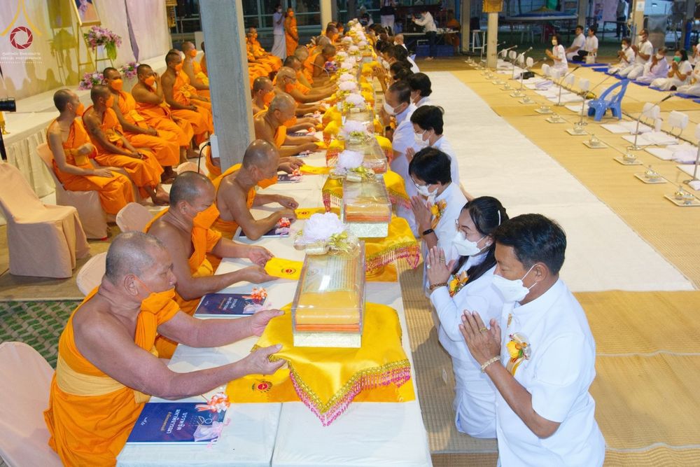 ภาพ No.71749:พิธีถวายภัตตาหารเป็นสังฆทาน แด่คณะพระธรรมยาตราฯ ในโครงการธรรมยาตรากตัญญูบูชา มหาปูชนียาจารย์ พระมงคลเทพมุนี(สด จนฺทสโร) พระผู้ปราบมาร อนุสรณ์สถาน 7 แห่ง ปีที่ 11 วันที่ 17 มกราคม พ.ศ. 2566