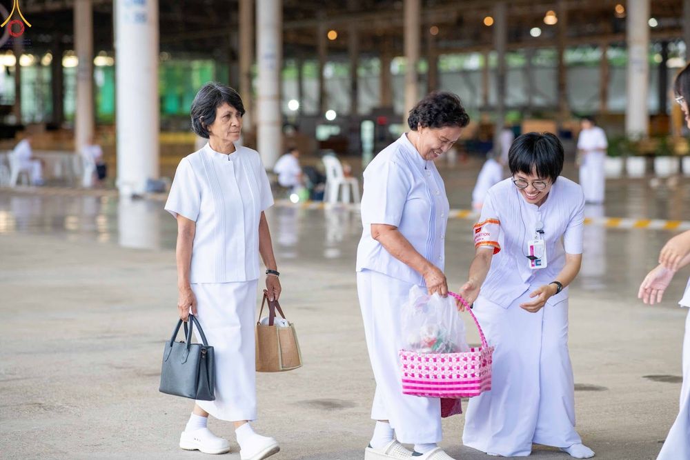 ภาพ No.345306:วันพฤหัสบดีที่ 27 สิงหาคม พ.ศ.2569 พิธีตักบาตรในวันธรรมชัย ณ สภาธรรมกายสากล วัดพระธรรมกาย ปทุมธานี
