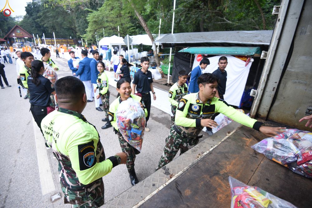 ภาพ No.283434:วันที่ 12 -13 ธันวาคม พ.ศ.2568 เบื้องหลังความสำเร็จ ของการจัดงานตักบาตร พระ 1,000 รูป เขาใหญ่