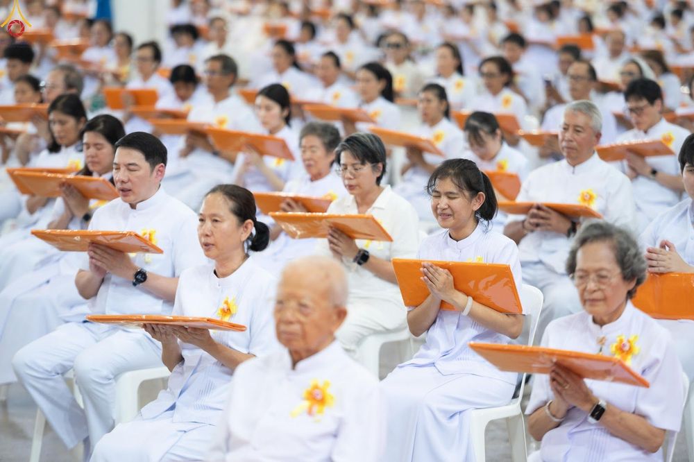 ภาพ No.345585:วันพฤหัสบดีที่ 27 สิงหาคม พ.ศ.2569 พิธีทอดผ้าป่าเพื่อถวายอุปกรณ์สื่อโสตทัศน์ อาคาร 82 ปี หลวงพ่อธัมมชโย พิธีทอดผ้าป่าสมทบกฐินวัดพระธรรมกาย และสมทบกฐิน 30,000 กว่าวัดทั่วไทย ครั้งที่ 1 ประจำปี พุทธศักราช 2569 ณ วัดพระธรรมกาย ปทุมธานี