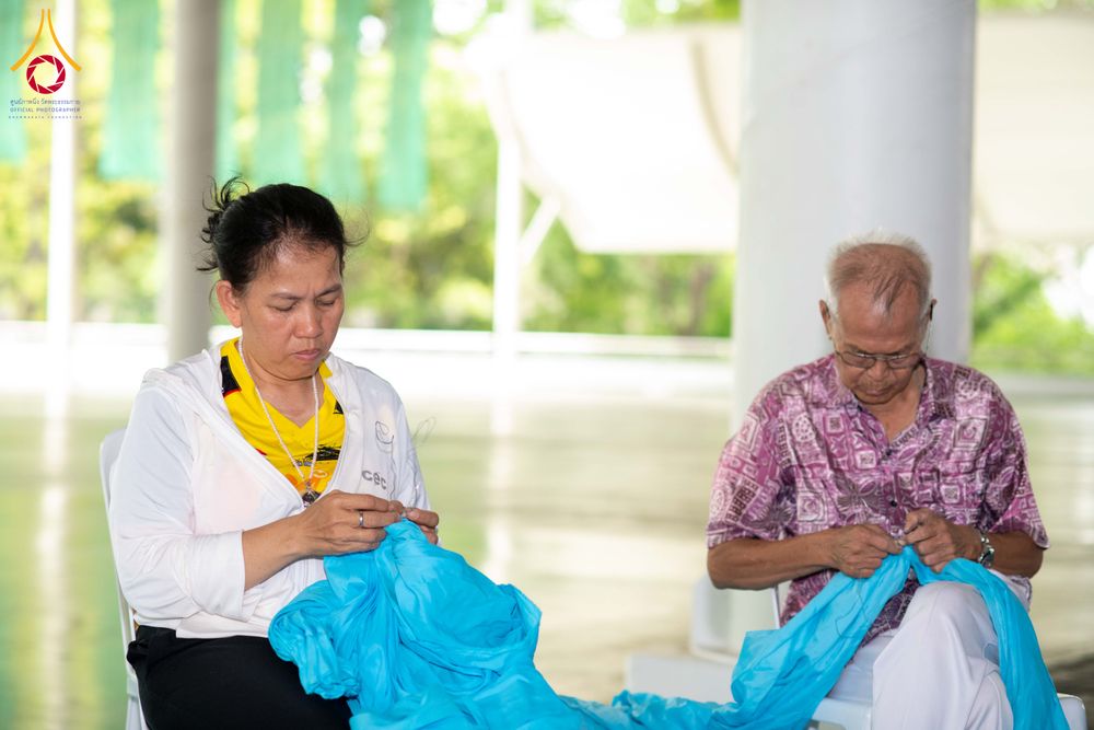 ภาพ No.325444:วันที่ 25 เมษายน พ.ศ.2569  เจ้าหน้าที่และอาสาสมัครรับบุญเก็บผ้าระบาย ผ้ารับประเคน ล้างถังน้ำแข็ง งานถวายมหาสังฆทาน 40,000 กว่าวัดทั่วประเทศ  ณ วิหารคด, สภาธรรมกายสากล วัดพระธรรมกาย