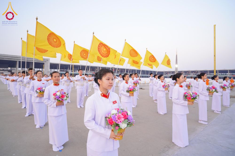 ภาพ No.320785:วันเสาร์ที่ 11 เมษายน พ.ศ.2569 พิธีเวียนประทักษิณ พิธีวันทาเจดีย์ โครงการอุปสมบทหมู่ บูชาธรรมหลวงพ่อธัมมชโย พ.ศ.2569 โครงการอุปสมบทหมู่ธรรมทายาท ระดับอุดมศึกษา รุ่น 53 (ภาคฤดูร้อน) ณ วัดพระธรรมกาย ปทุมธานี