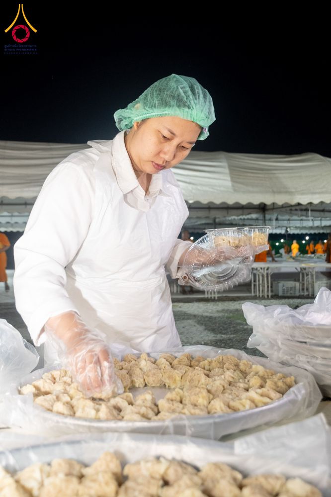 ภาพ No.299093:วันที่ 21 มกราคม พ.ศ. 2569 พิธีถวายภัตตาหารเป็นสังฆทาน แด่พระธรรมยาตรา ณ อนุสรณ์สถานบางปลา วัดบางปลา อำเภอบางเลน จังหวัดนครปฐม ในโครงการธรรมยาตรา กตัญญูบูชา มหาปูชนียาจารย์ พระมงคลเทพมุนี(สด จนฺทสโร) พระผู้ปราบมาร อนุสรณ์สถาน 7 แห่ง ปีที่ 14