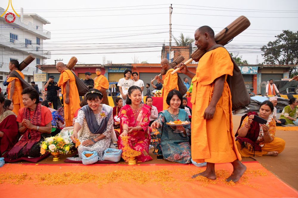 ภาพ No.317100:วันเสาร์ที่ 28 มีนาคม พ.ศ.2569 ธรรมยาตราจาริก ณ ซุ้มประตูลุมพินีเกต(Lumbini Gate) ประเทศเนปาล