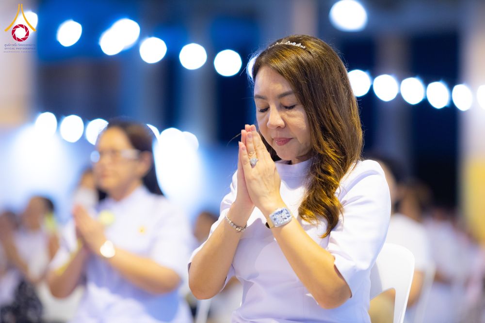 ภาพ No.286755:วันอาสาฬหบูชา วันพฤหัสบดีที่ 10 กรกฏาคม พ.ศ.2568  พิธีเวียนประทักษิณรอบพระมหาธรรมกายเจดีย์ , พิธีฉลองชัยสวดมนต์บทธัมมจักกัปปวัตตนสูตร ครบ 7,520,000,000 จบ ณ มหารัตนวิหารคด วัดพระธรรมกาย