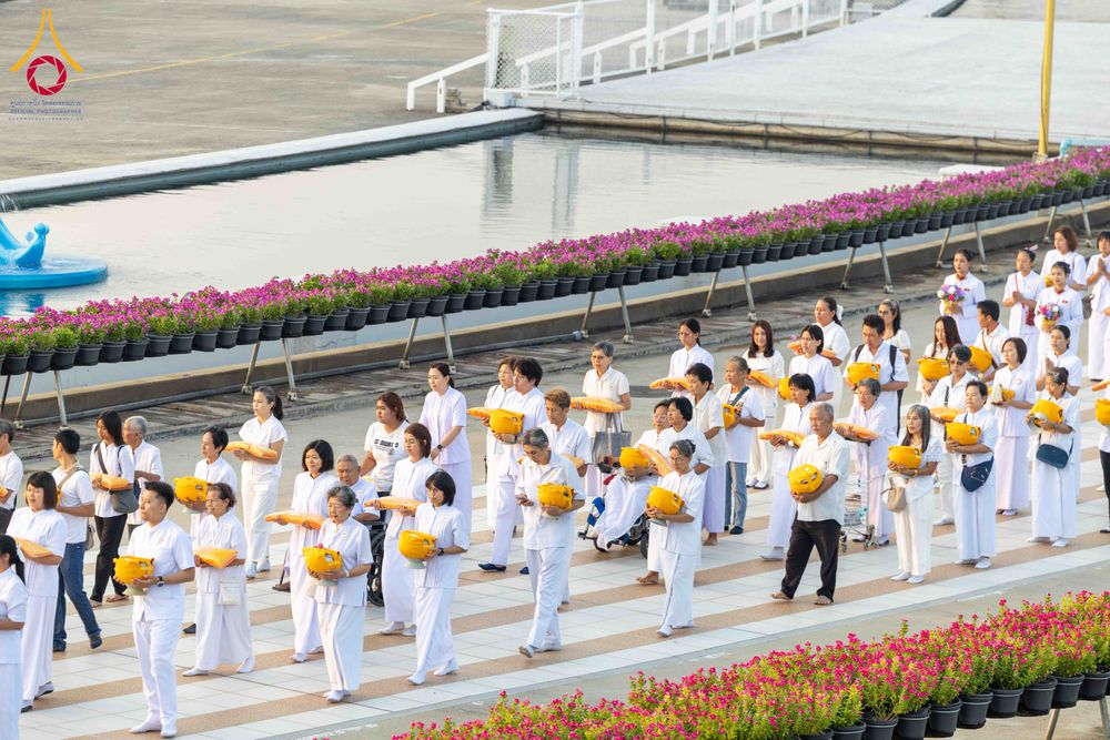 ภาพ No.320819:วันเสาร์ที่ 11 เมษายน พ.ศ.2569 พิธีเวียนประทักษิณ พิธีวันทาเจดีย์ โครงการอุปสมบทหมู่ บูชาธรรมหลวงพ่อธัมมชโย พ.ศ.2569 โครงการอุปสมบทหมู่ธรรมทายาท ระดับอุดมศึกษา รุ่น 53 (ภาคฤดูร้อน) ณ วัดพระธรรมกาย ปทุมธานี