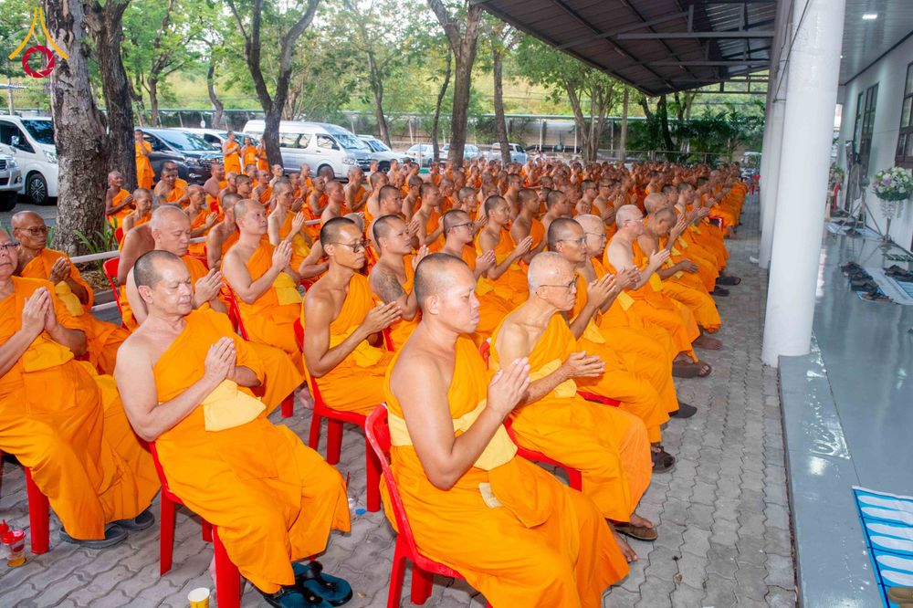 ภาพ No.316215:วันเสาร์ที่ 28 มีนาคม พ.ศ. 2569 พิธีบำเพ็ญกุศล คุณพ่อณรงค์ จินตมากุล  สิริอายุ 99 ปี 11 เดือน โยมบิดา พระครูปลัดรัตนวีรวัฒน์ (รังสฤษดิ์ อิทฺธิจินตโก) ที่ปรึกษาเจ้าคณะจังหวัดปทุมธานี เจ้าอาวาสวัดพระธรรมกาย  ณ ห้องปลูกศรัทธา 2 วัดพระธรรมกาย ปทุมธานี