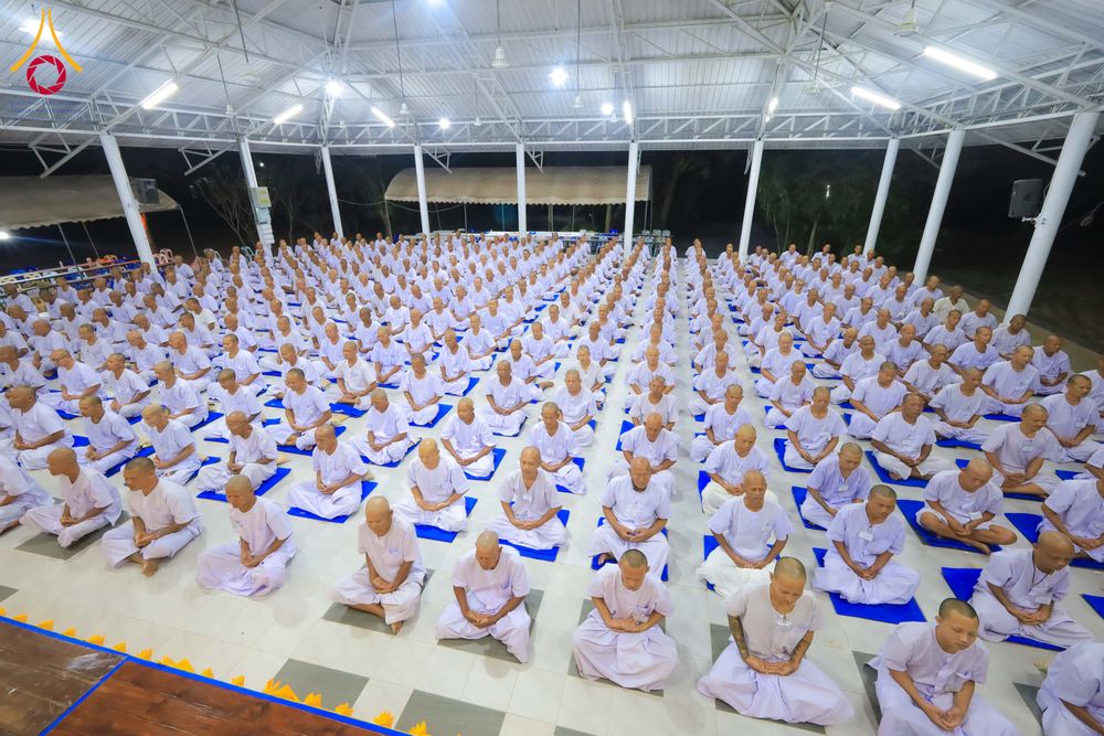 ภาพ No.285624:วันที่ 26-30  พฤศจิกายน พ.ศ. 2568  กิจกรรมสวดมนต์ นั่งสมาธิ ฟังธรรม ของนาคธรรมทายาท ในโครงการบวชบูชาธรรมมหาปูชนียาจารย์  ณ ศูนย์ปฏิบัติธรรมบุรีรัมย์ จ.บุรีรัมย์