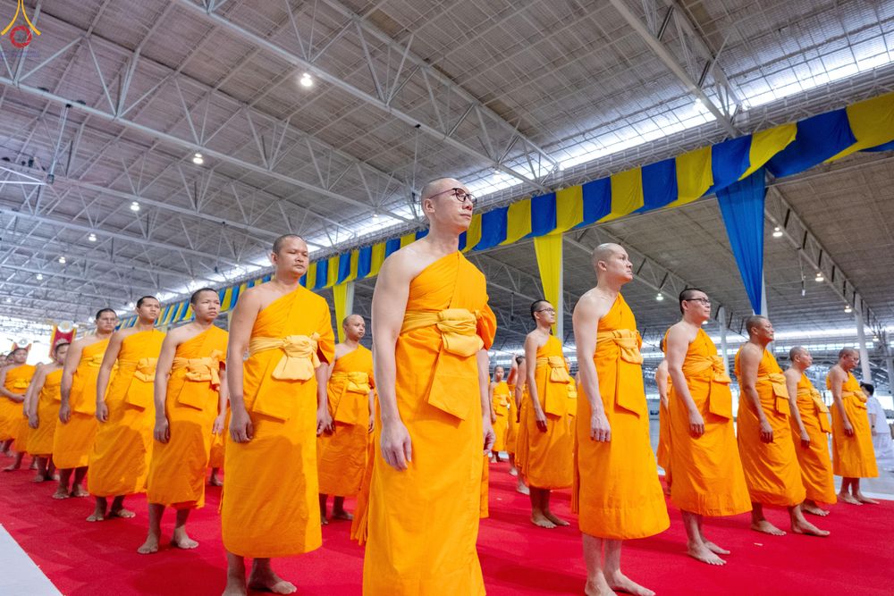 ภาพ No.338954:วันอาทิตย์ที่ 12 กรกฎาคม พ.ศ.2569 พิธีมุทิตาผู้สอบได้เปรียญธรรม ประโยค 1-2 ถึง ป.ธ.9 และ บ.ศ.1-2 ถึง บ.ศ.6 สำนักศาสนศึกษาวัดพระธรรมกาย ประจำปี 2569, พิธีมอบตราตั้งแต่งตั้งอาจารย์ใหญ่ สำนักศาสนศึกษาวัดพระธรรมกาย