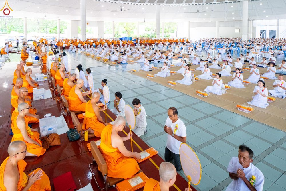 ภาพ No.337497:วันจันทร์ที่ 29 มิถุนายน พ.ศ.2569 (วันพระขึ้น 15 ค่ำ เดือน 8) พิธีบุพเปตพลี ครั้งที่ 184 ณ หอฉันคุณยายอาจารย์ฯ  พิธีสวดธัมมจักกัปปวัตนสูตร ครบ 8,495,000,000 จบ ณ มหาวิหารคด วัดพระธรรมกาย