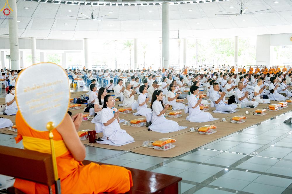 ภาพ No.328842:วันเสาร์ที่ 16 พฤษภาคม พ.ศ.2569 พิธีบุพเปตพลี ครั้งที่ 183 ร่วมอุทิศบุญแด่หมู่ญาติที่ล่วงลับไปแล้ว และสืบทอดอายุพระพุทธศาสนา ณ หอฉันคุณยายอาจารย์ฯ  วัดพระธรรมกาย