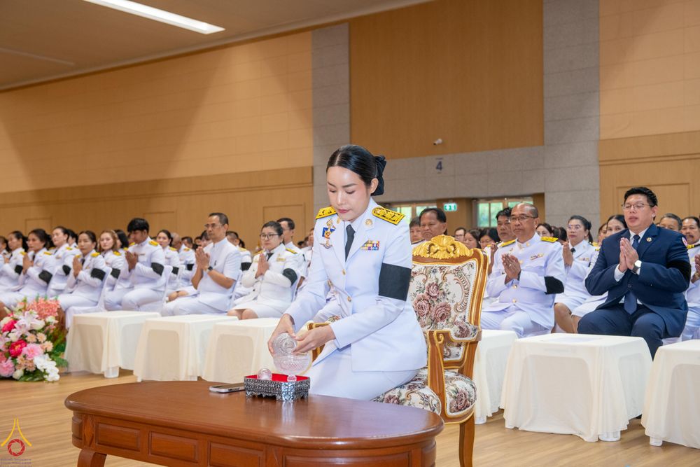 ภาพ No.341733:วันอังคารที่ 28 กรกฎาคม พ.ศ. 2569 คณะสงฆ์และพสกนิกรอำเภอคลองหลวง พร้อมใจจัดพิธีเจริญพระพุทธมนต์ ปฏิบัติธรรม และทำบุญตักบาตร ถวายพระราชกุศลเฉลิมพระเกียรติพระบาทสมเด็จพระเจ้าอยู่หัว