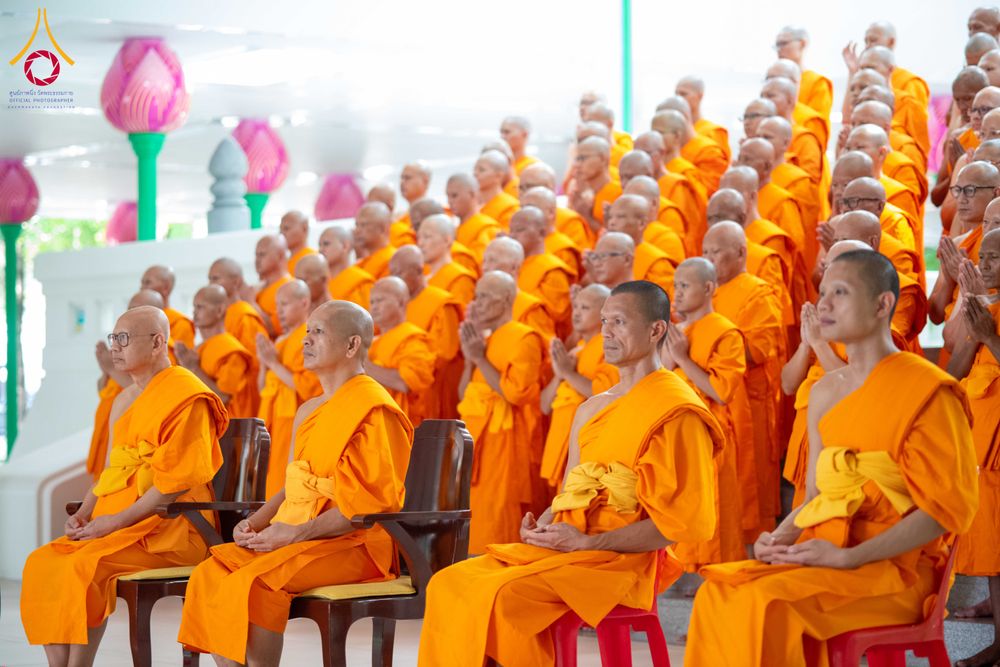 ภาพ No.321408:วันเสาร์ที่ 11 เมษายน พ.ศ.2569 พิธีขอบรรพชา พิธีขอสรณคมณ์และศีล, พิธีถวายบาตร พิธีอุปสมบท โครงการอุปสมบทหมู่ บูชาธรรมหลวงพ่อธัมมชโย พ.ศ.2569 โครงการอุปสมบทหมู่ธรรมทายาท ระดับอุดมศึกษา รุ่น 53 (ภาคฤดูร้อน) ณ วัดพระธรรมกาย ปทุมธานี