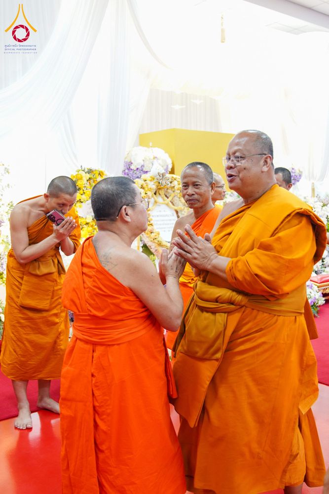 ภาพ No.315883:วันพฤหัสบดีที่ 26 มีนาคม พ.ศ. 2569 พิธีบำเพ็ญกุศล คุณพ่อณรงค์ จินตมากุล  สิริอายุ 99 ปี 11 เดือน โยมบิดา พระครูปลัดรัตนวีรวัฒน์ (รังสฤษดิ์ อิทฺธิจินตโก) ที่ปรึกษาเจ้าคณะจังหวัดปทุมธานี เจ้าอาวาสวัดพระธรรมกาย  ณ ห้องปลูกศรัทธา 2 วัดพระธรรมกาย ปทุมธานี