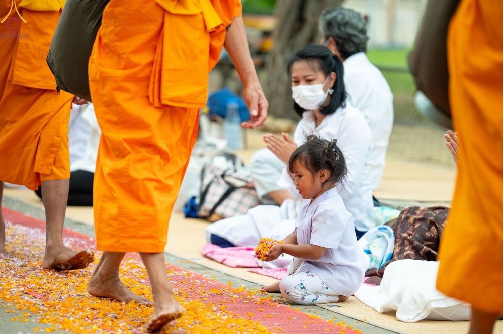 ภาพ No.69022:พิธีต้อนรับพระธรรมยาตรา ในโครงการธรรมยาตรากตัญญูบูชา มหาปูชนียาจารย์ พระมงคลเทพมุนี(สด จนฺทสโร) พระผู้ปราบมาร อนุสรณ์สถาน 7 แห่ง ปีที่ 11 วันที่ 3 มกราคม พ.ศ. 2566 ณ อนุสรณ์สถานมหาวิหารพระมงคลเทพมุนี จ.สุพรรณบุรี