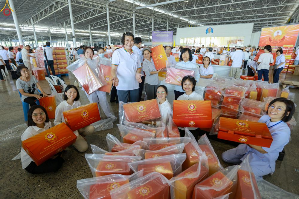 ภาพ No.322155:วันที่ 14 เมษายน พ.ศ.2569 การเตรียมกล่องไทยธรรม วันสุดท้าย เพื่องานถวายมหาสังฆทาน 40,000 กว่าวัดทั่วประเทศ วันคุ้มครองโลก 22 เมษายน พ.ศ.2569 วัดพระธรรมกาย