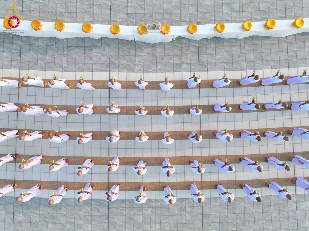 ภาพ No.320848:วันเสาร์ที่ 11 เมษายน พ.ศ.2569 พิธีเวียนประทักษิณ พิธีวันทาเจดีย์ โครงการอุปสมบทหมู่ บูชาธรรมหลวงพ่อธัมมชโย พ.ศ.2569 โครงการอุปสมบทหมู่ธรรมทายาท ระดับอุดมศึกษา รุ่น 53 (ภาคฤดูร้อน) ณ วัดพระธรรมกาย ปทุมธานี