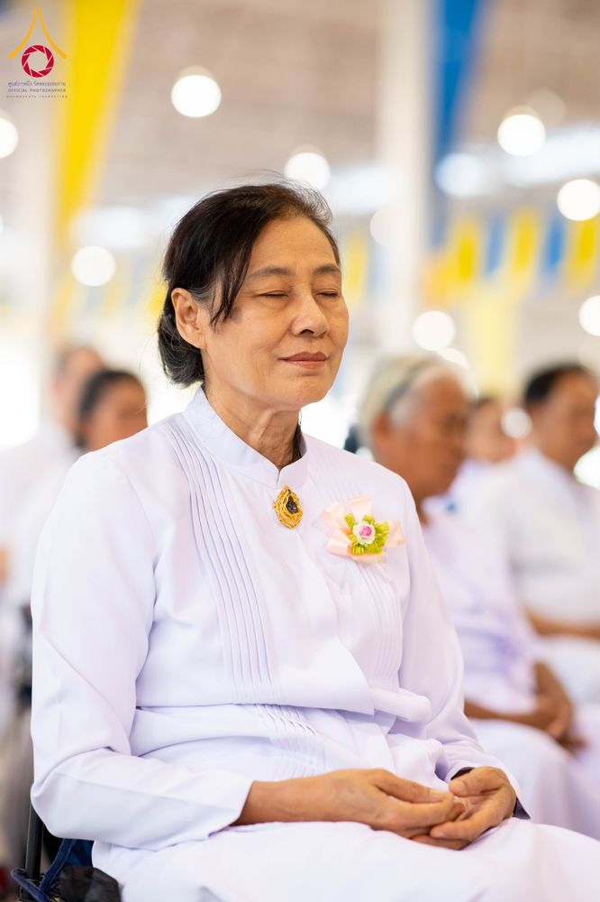 ภาพ No.318354:วันอาทิตย์ต้นเดือนที่ 5 เมษายน พ.ศ.2569 พิธีบูชาข้าวพระ ณ สภาธรรมกายสากล วัดพระธรรมกาย