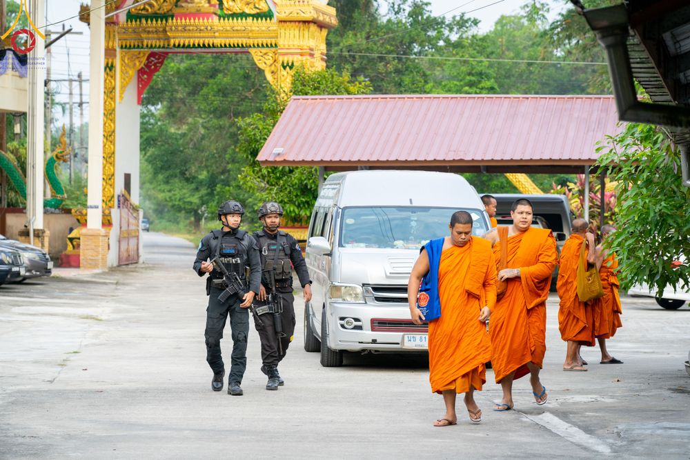 ภาพ No.311037:วันพฤหัสบดีที่ 26 กุมภาพันธ์ พ.ศ. 2569 พิธีถวายสังฆทานแด่คณะสงฆ์ 323 วัด ปีที่ 22 ครั้งที่ 182 พิธีมอบกองทุนหนุนแรงใจช่วยครูใต้ ปีที่ 19 ครั้งที่ 145 และพิธีทำบุญอุทิศส่วนกุศลให้ผู้วายชนม์