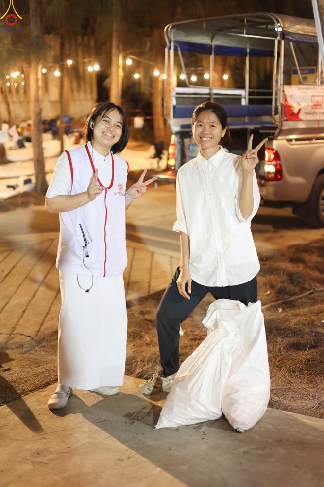 ภาพ No.301627:ภาพเบื้องหลังอาสาสมัครรวมใจ ชุดที่ 4 ในโครงการธรรมยาตรา กตัญญูบูชา มหาปูชนียาจารย์ พระมงคลเทพมุนี(สด จนฺทสโร) พระผู้ปราบมาร อนุสรณ์สถาน 7 แห่ง ปีที่ 14