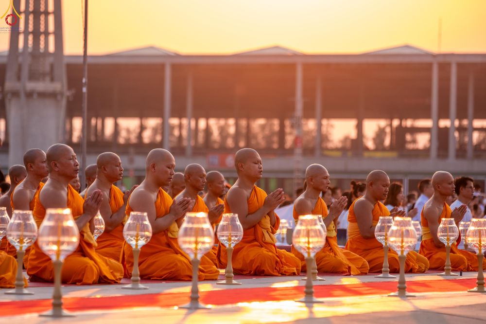 ภาพ No.307439:วันที่ 31 มกราคม พ.ศ. 2569 พิธีจุดประทีปธรรมถวายเป็นพุทธบูชา  และบูชาธรรมมหาปูชนียาจารย์ (ภาพชุดที่ 2) ณ วัดพระธรรมกาย ปทุมธานี ในโครงการธรรมยาตรา กตัญญูบูชา มหาปูชนียาจารย์ พระมงคลเทพมุนี(สด จนฺทสโร) พระผู้ปราบมาร อนุสรณ์สถาน 7 แห่ง ปีที่ 14