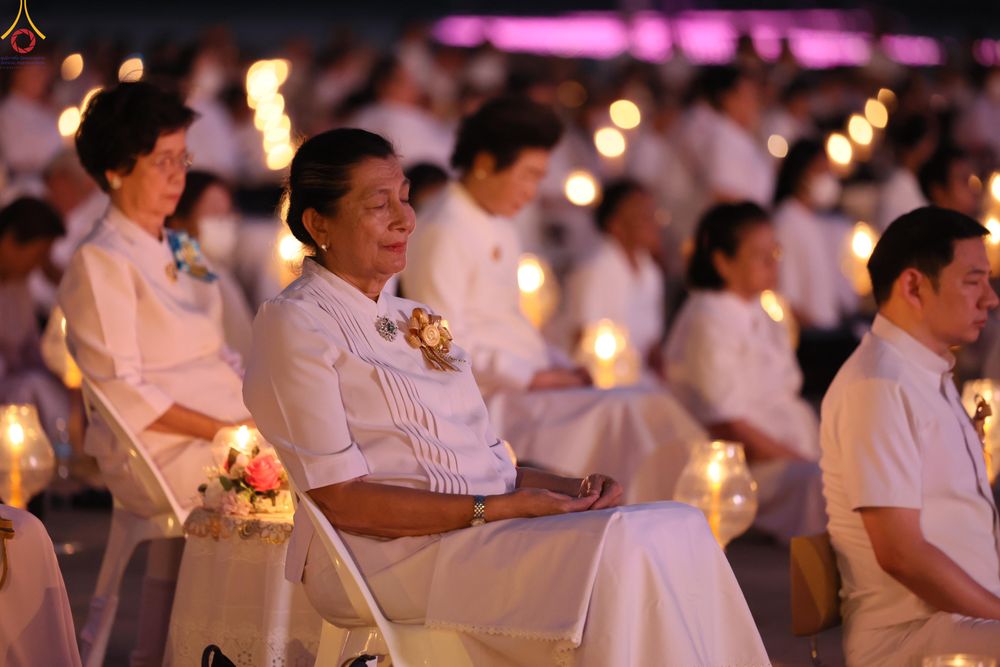 ภาพ No.308031:วันที่ 31 มกราคม พ.ศ. 2569 พิธีจุดประทีปธรรมถวายเป็นพุทธบูชา  และบูชาธรรมมหาปูชนียาจารย์ (ภาพชุดที่ 3) ณ วัดพระธรรมกาย ปทุมธานี ในโครงการธรรมยาตรา กตัญญูบูชา มหาปูชนียาจารย์ พระมงคลเทพมุนี(สด จนฺทสโร) พระผู้ปราบมาร อนุสรณ์สถาน 7 แห่ง ปีที่ 14