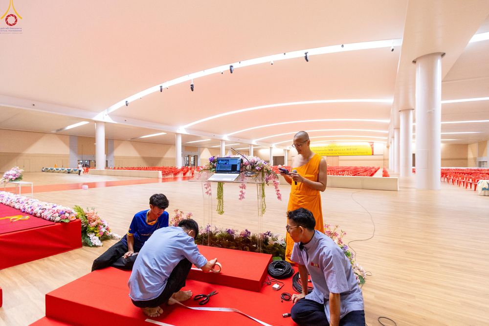 ภาพ No.322801:วันที่ 15-18 เมษายน พ.ศ.2569 การเเตรียมโต๊ะฉัน , เตรียมจุดพักค้าง , เรียงเก้าอี้ , เรียงกล่องไทยธรรม  เพื่องานถวายมหาสังฆทาน 40,000 กว่าวัดทั่วประเทศ วันคุ้มครองโลก 22 เมษายน พ.ศ.2569 วัดพระธรรมกาย