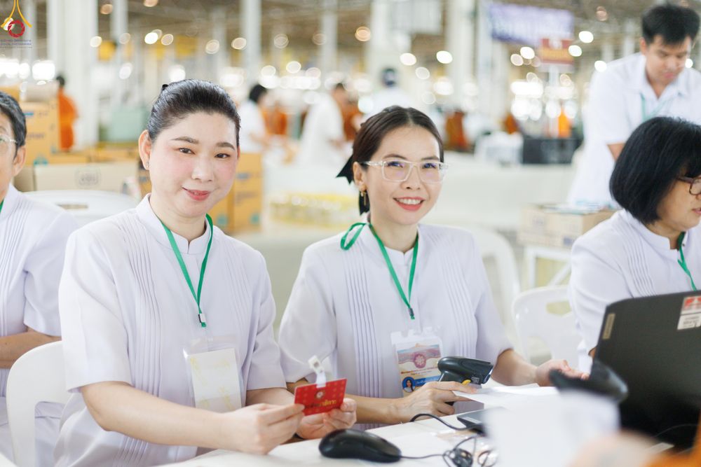 ภาพ No.323524:วันที่ 22 เมษายน พ.ศ.2569(วันคุ้มครองโลก) งานถวายมหาสังฆทาน 40,000 กว่าวัดทั่วประเทศ การเดินทางเข้าวัด , การต้อนรับปฏิสันถารพระสังฆาธิการ  ,  การจัดเตรียมภัตตาหาร , การลงทะเบียน