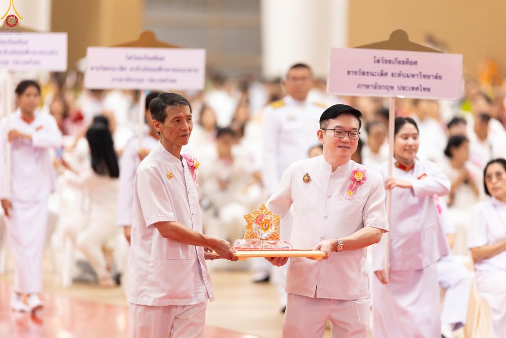 ภาพ No.311952:วันอังคารที่ 3 มีนาคม พ.ศ.2569 พิธีมอบโล่วัชรเกียรติยศ โครงการตอบปัญหาธรรมะทางก้าวหน้า ครั่งที่ 43, พิธีมอบโล่วัชรเกียรติยศ โครงการสอบตอบปัญหาศีลธรรม เพื่อสันติภาพโลก (World-Pec) ครั้งที่ 19 ณ สภาธรรมกายสากล วัดพระธรรมกาย