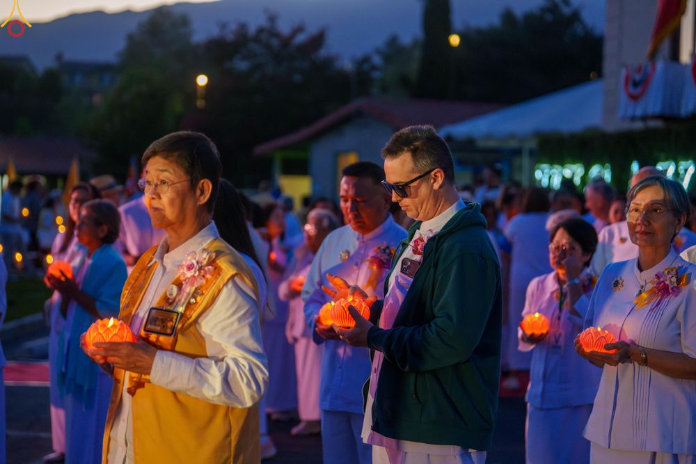 ภาพ No.333012:วันอาทิตย์ที่ 31 พฤษภาคม พ.ศ. 2569 วันวิสาขบูชา ณ วัดพระธรรมกายแคลิฟอร์เนีย  ประเทศสหรัฐอเมริกา