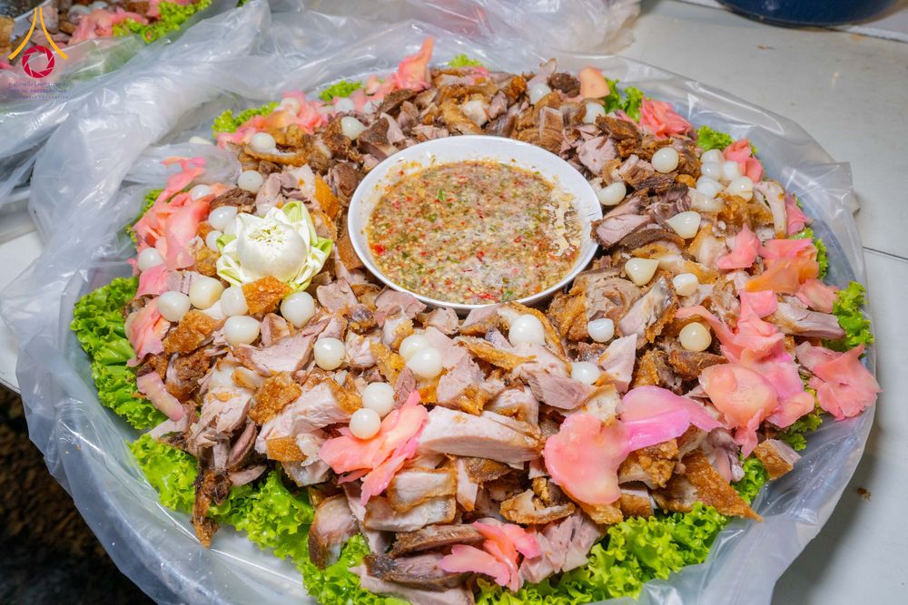 ภาพ No.297901:วันที่ 19 มกราคม พ.ศ. 2569 พิธีถวายภัตตาหารเป็นสังฆทาน แด่พระธรรมยาตรา ณ อนุสรณ์สถานบางปลา วัดบางปลา อำเภอบางเลน จังหวัดนครปฐม ในโครงการธรรมยาตรา กตัญญูบูชา มหาปูชนียาจารย์ พระมงคลเทพมุนี(สด จนฺทสโร) พระผู้ปราบมาร อนุสรณ์สถาน 7 แห่ง ปีที่ 14