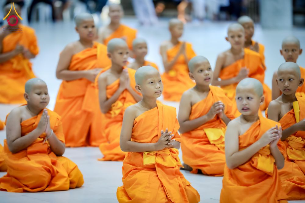 ภาพ No.317526:วันอาทิตย์ ที่ 29 มีนาคม พ.ศ.2569  พิธีปลงผม , พิธีขอขมามอบบาตรและผ้าไตร , พิธีบรรพชา ณ ศูนย์ปฏิบัติธรรมสมุทรปราการ จำนวน 42 รูป