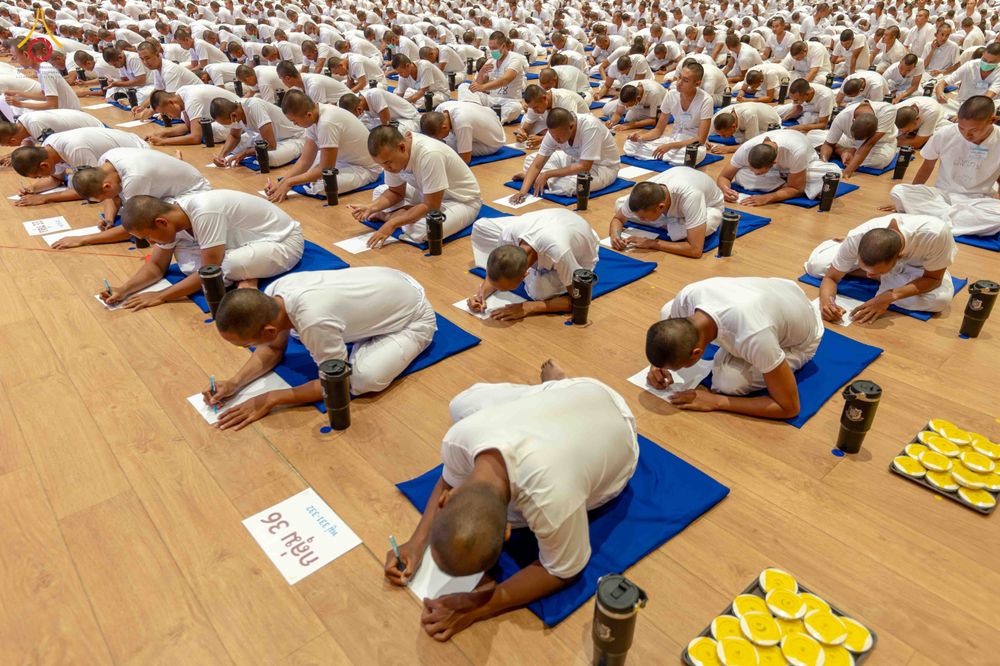 ภาพ No.341545:วันที่ 26 กรกฎาคม พ.ศ. 2569 โครงการพัฒนาคุณธรรม จริยธรรม สำหรับนักเรียนนายสิบตำรวจ (นสต.) รุ่นที่ 17 ศูนย์ฝึกอบรมตำรวจภูธรภาค 1 ได้จัดกิจกรรม  จุดเทียนรวมใจและปฏิบัติธรรมเจริญสมาธิภาวนา เพื่อน้อมอุทิศถวายเป็นพระราชกุศลฯ ณ ศูนย์ปฏิบัติธรรมเวิล์ดพีช วัลเล่