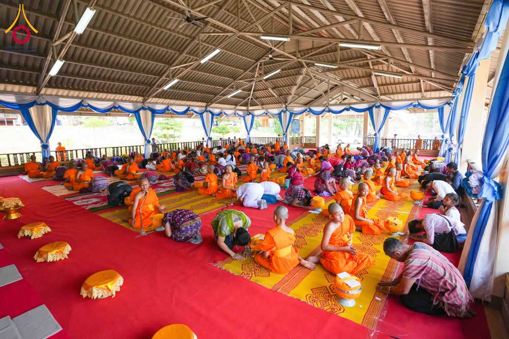 ภาพ No.317704:วันพฤหัสบดีที่ ๒ เมษายน พ.ศ.๒๕๖๙ พิธีบรรพชาสามเณรภาคฤดูร้อน น้อมบูชาธรรมอายุวัฒนมงคล ๘๒ ปี หลวงพ่อธัมมชโย และ ถวายเป็นพระราชกุศลแด่ สมเด็จพระกนิษฐาธิราชเจ้ากรมสมเด็จพระเทพรัตน์ราชสุดาฯ สยามบรมราชกุมารี รุ่นที่ ๑๓ ณ วัดทุ่งเจริญธรรม อำเภออมก๋อย จังหวัดเชี