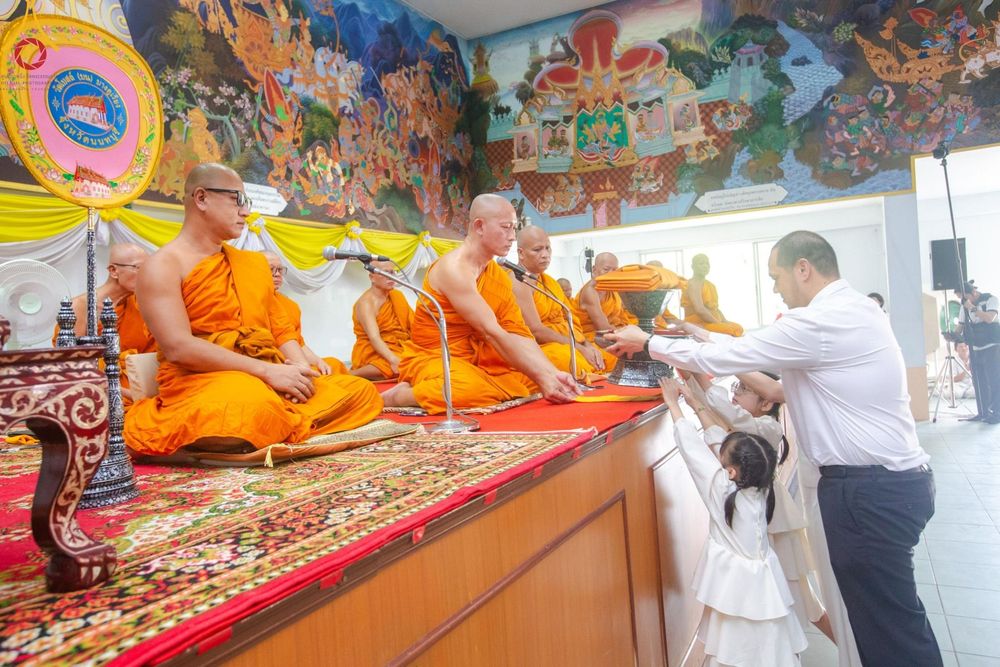 ภาพ No.162793:โครงการกฐินสามัคคีทั่วไทย 30,000 วัด บูชาธรรม 80 ปี หลวงพ่อธัมมชโย โดย คณะศิษยานุศิษย์วัดพระธรรมกาย ณ วัดโบสถ์บน จ.นนทบุรี วันที่ 19 ตุลาคม พ.ศ. 2567
