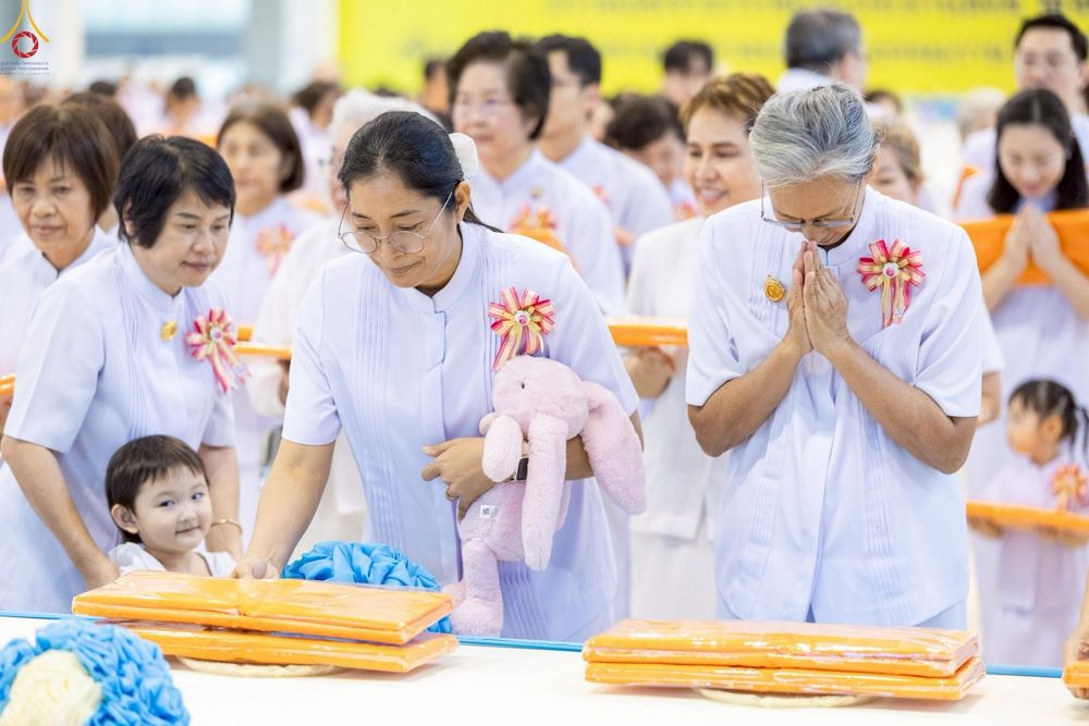 ภาพ No.277546:วันอาทิตย์ต้นเดือนที่ 7 ธันวาคม พ.ศ.2568 พิธีทอดผ้าป่าต้นสมบัติจักรพรรดิ ณ สภาธรรมกายสากล วัดพระธรรมกาย