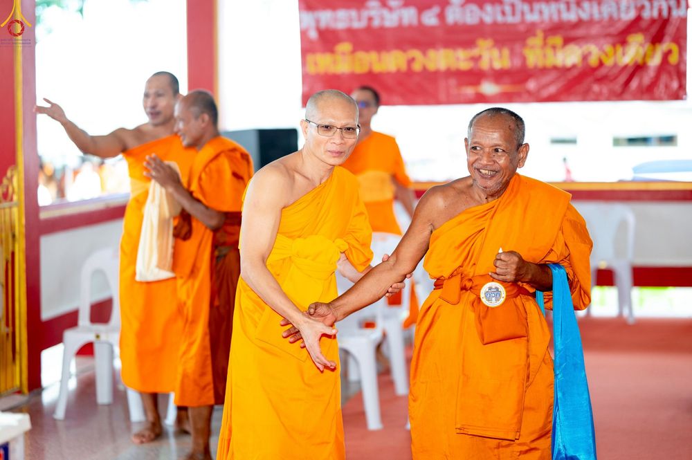 ภาพ No.234445:วันพฤหัสบดีที่ 24 กรกฎาคม พ.ศ. 2568 พิธีถวายสังฆทานแก่คณะสงฆ์ 323 วัด , พิธีมอบกองทุนหนุนแรงใจช่วยครูใต้ , พิธีทำบุญส่วนกุศลแด่ผู้วายชนม์ ในเหตุการณ์ความไม่สงบ 4 จังหวัด ชายแดนภาคใต้ (ปัตตานี , ยะลา , นราธิวาส , สงขลา) ปีที่ 21 ครั้งที่ 179 ณ วัดเวฬุวัน 