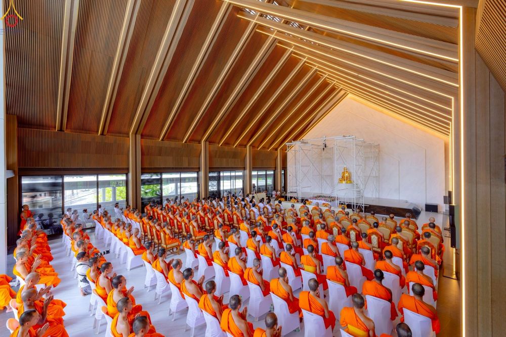 ภาพ No.249247:วันที่ 20 กันยายน พ.ศ. 2568 พิธีประดิษฐานรูปหล่อหลวงปู่วัดปากน้ำ ภาษีเจริญ ณ วิหารพระมงคลเทพมุนี (สด จนฺทสโร) ศูนย์ปฏิบัติธรรมภูเก็ต จ.ภูเก็ต