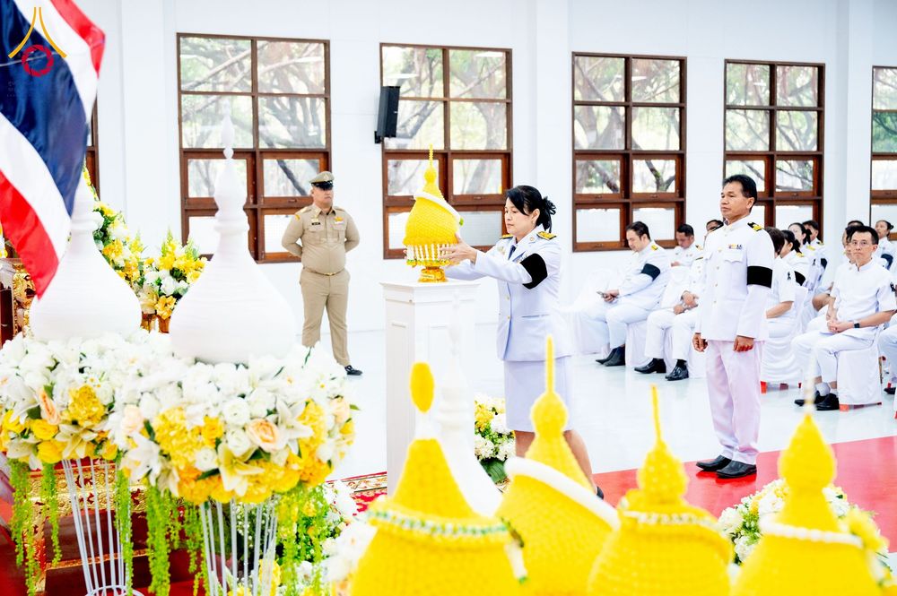 ภาพ No.276079:วันที่ 5 ธันวาคม พ.ศ. 2568 พสกนิกรอำเภอคลองหลวง พร้อมใจบำเพ็ญกุศลอุทิศถวาย “ในหลวงรัชกาลที่ 9” น้อมรำลึกในพระมหากรุณาธิคุณ เนื่องในวันคล้ายวันพระบรมราชสมภพ วันชาติ และวันพ่อแห่งชาติ ณ อาคารปลูกศรัทธา 2 วัดพระธรรมกาย อำเภอคลองหลวง จังหวัดปทุมธานี