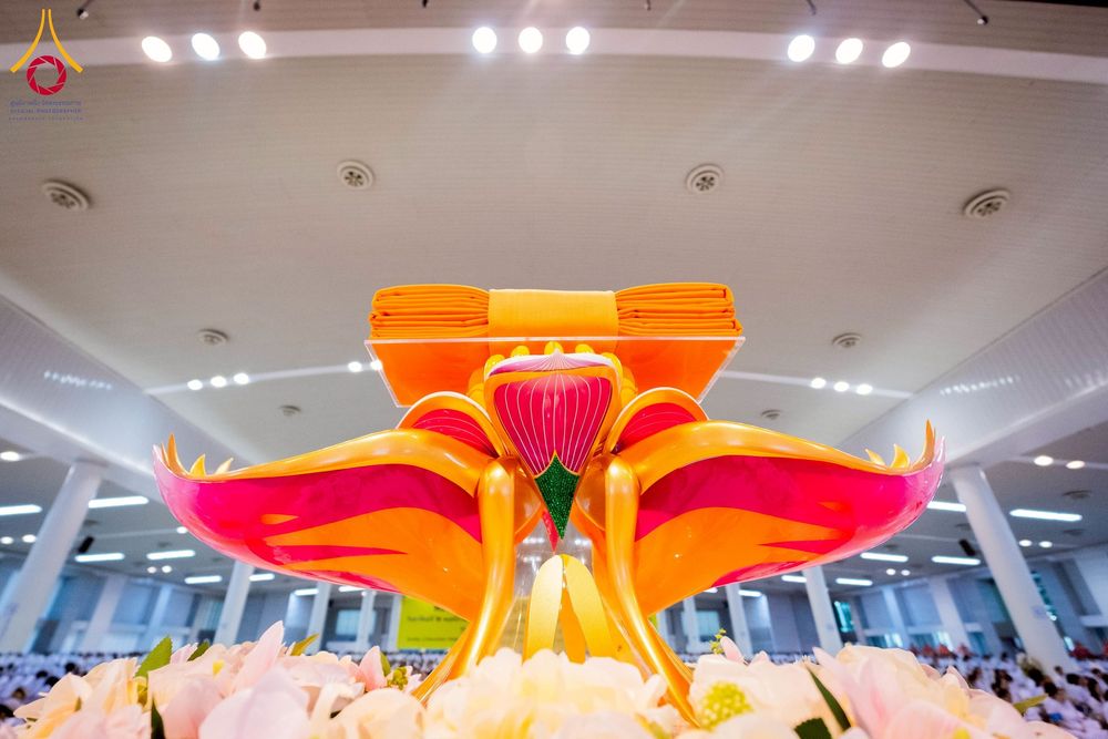 ภาพ No.264342:วันอาทิตย์ที่ 2 พฤศจิกายน พ.ศ. 2568 พิธีบูชาข้าวพระ ณ สภาธรรมกายสากล วัดพระธรรมกาย