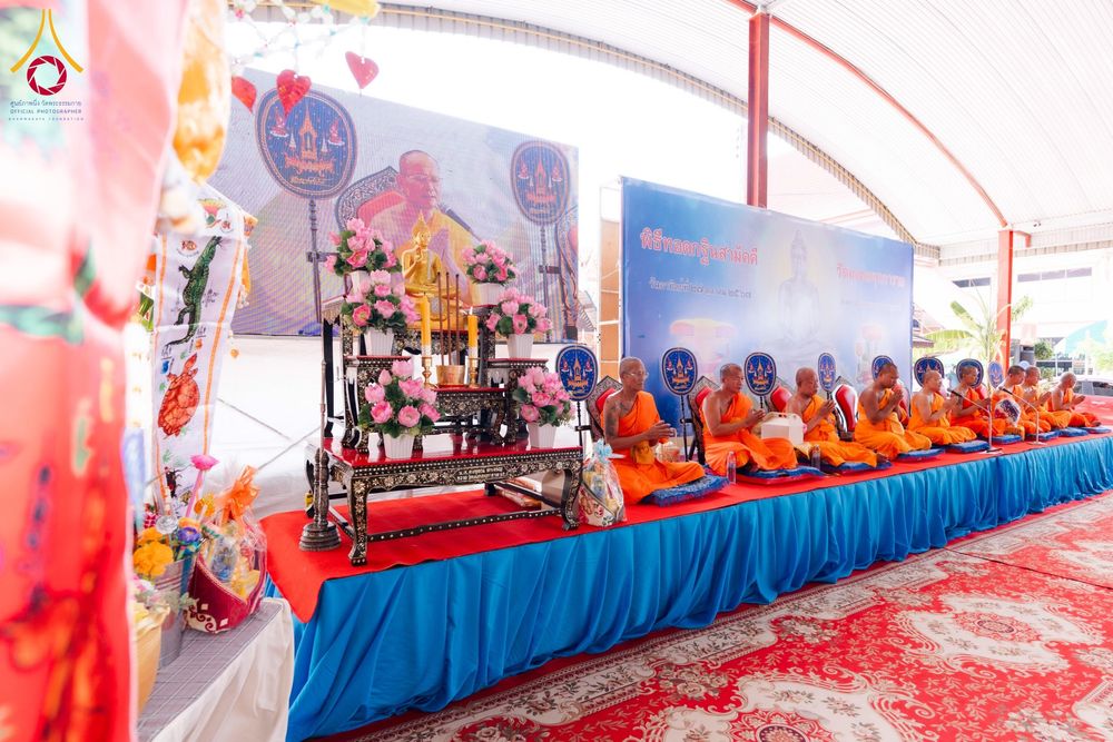 ภาพ No.170777:พิธีทอดกฐิน ณ วัดมงคลพุการาม ปทุมธานี ในโครงการกฐินสามัคคีทั่วไทย 30,000 วัด บูชาธรรม 80 ปี หลวงพ่อธัมมชโย โดยคณะศิษยานุศิษย์วัดพระธรรมกาย วันที่ 27 ตุลาคม พ.ศ. 2567