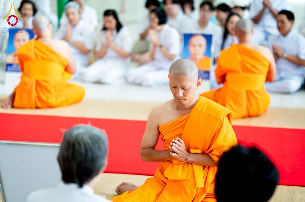 ภาพ No.244828:วันเสาร์ที่ 6 กันยายน พ.ศ. 2568 พิธีถวายบาตร บรรพชา อุปสมบทของนาคธรรมทายาท โครงการอุปสมบทหมู่บูชาธรรมครบรอบ 108 ปี  วันครูผู้ค้นพบวิชชาธรรมกาย ณ โบสถ์พระไตรปิฎก วัดพระธรรมกาย