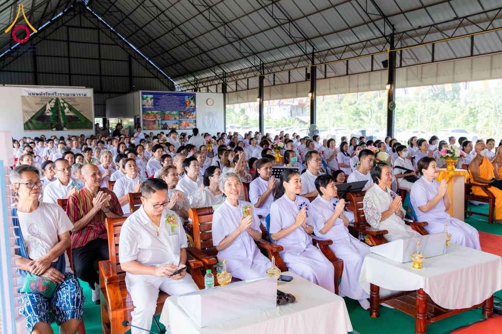 ภาพ No.176933:พิธีทอดกฐิน ณ วัดศรีวรรณวนาราม จ.ปทุมธานี ในโครงการทอดกฐินสามัคคีทั่วไทย 30,000 วัด บูชาธรรม 80 ปี หลวงพ่อธัมมชโย โดยคณะศิษยานุศิษย์วัดพระธรรมกาย วันที่ 2 พฤศจิกายน พ.ศ. 2567